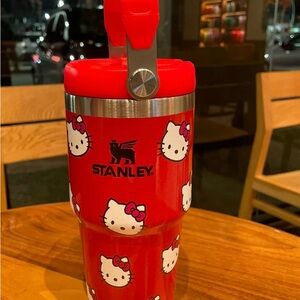 NIB Stanley Red Hello Kitty Flowstate Tumbler
